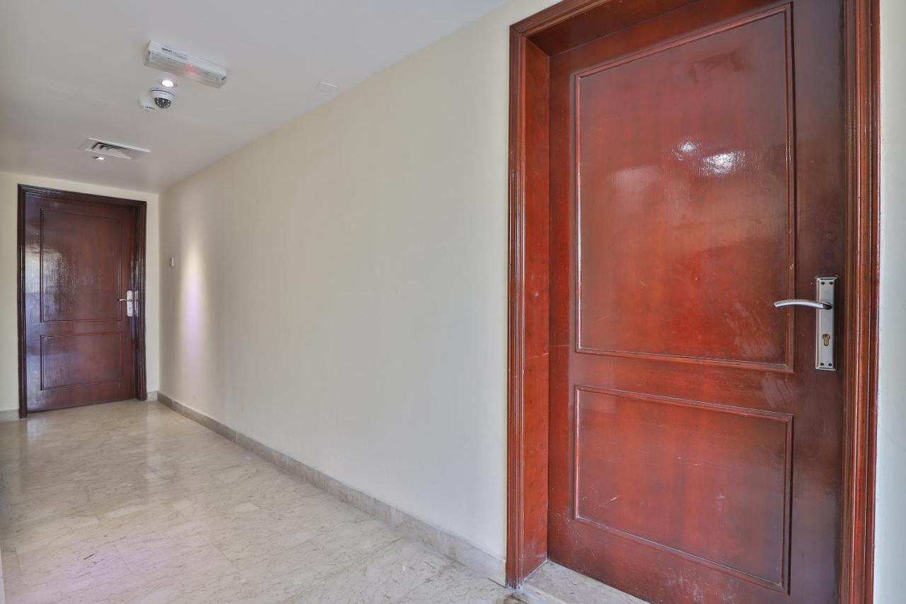 Oyo 366 Waves Hotel Ajman Exterior photo