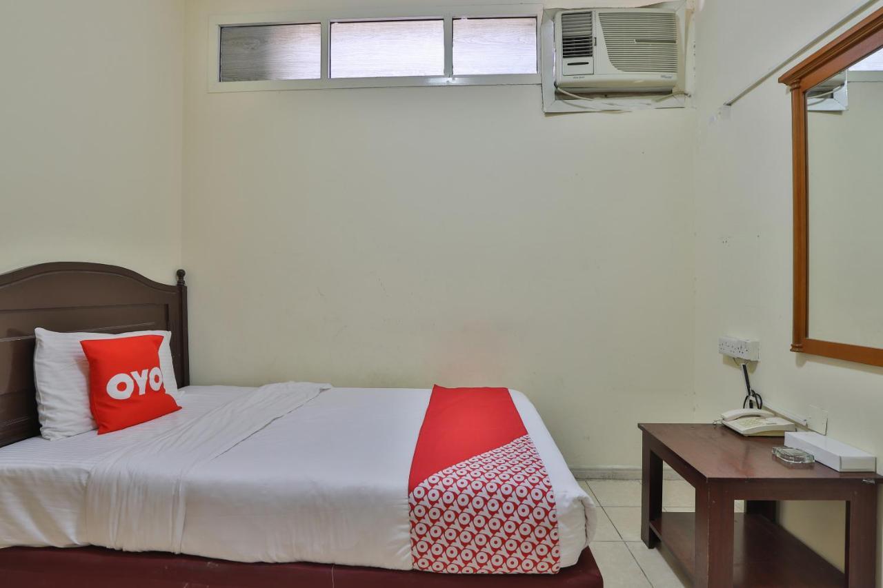 Oyo 366 Waves Hotel Ajman Exterior photo