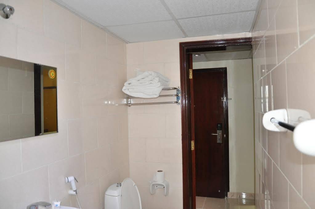 Oyo 366 Waves Hotel Ajman Exterior photo