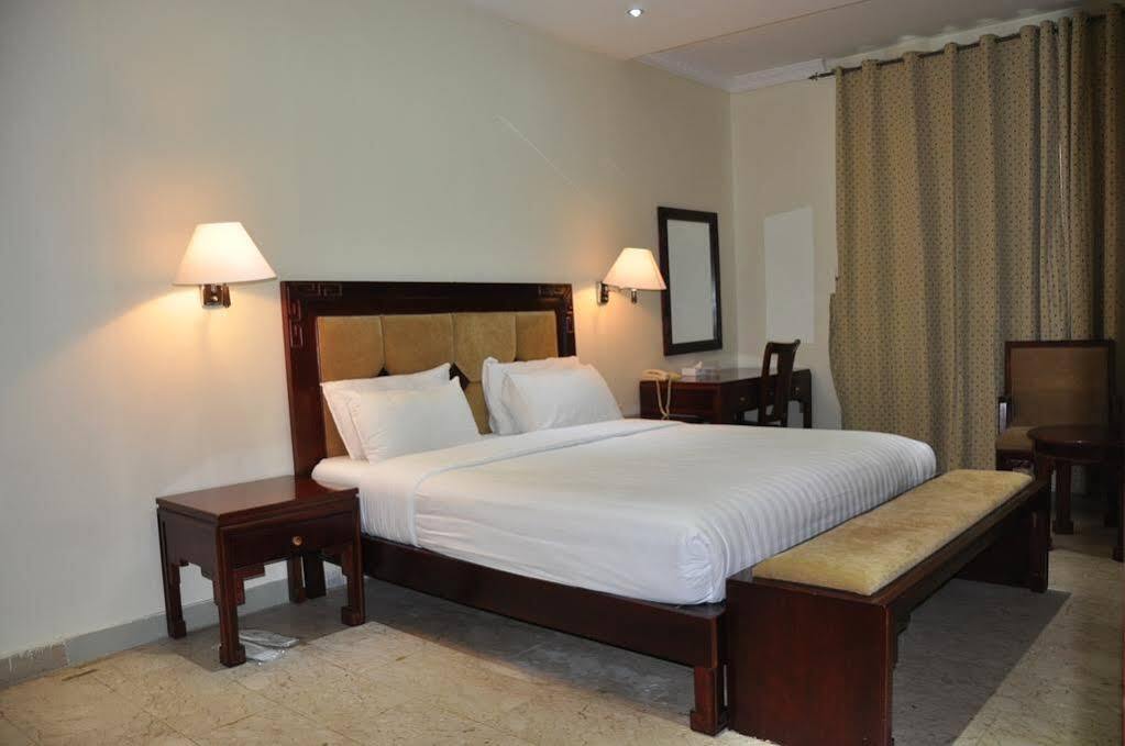 Oyo 366 Waves Hotel Ajman Exterior photo